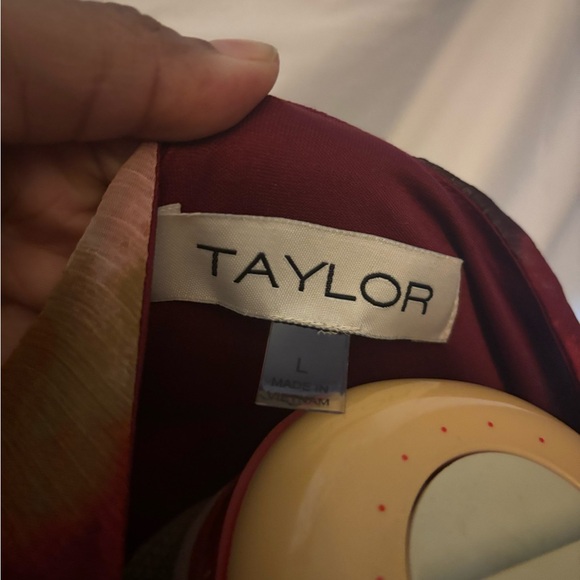 Taylor Burgundy Abstract Wrap Dress Sleeveless Knee Length - Picture 6 of 6